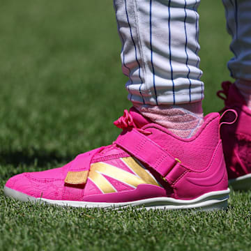 New York Mets shortstop Francisco Lindor debuted Mother's Day-inspired New Balance cleats.