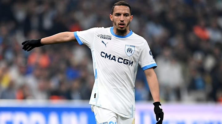 L'international algérien Ismaël Bennacer n'est pas sûr de rester à l'OM. L'international algérien Ismaël Bennacer n'est pas sûr de rester à l'OM.