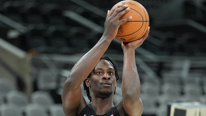 Mar 30, 2026; San Antonio, Texas, USA;  Chicago Bulls forward Leonard Miller (11) warms up before the game against the San Antonio Spurs at Frost Bank Center. Mandatory Credit: Daniel Dunn-Imagn Images