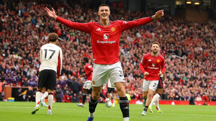Bayern Munich retain interest in Manchester United striker Benjamin Sesko.
