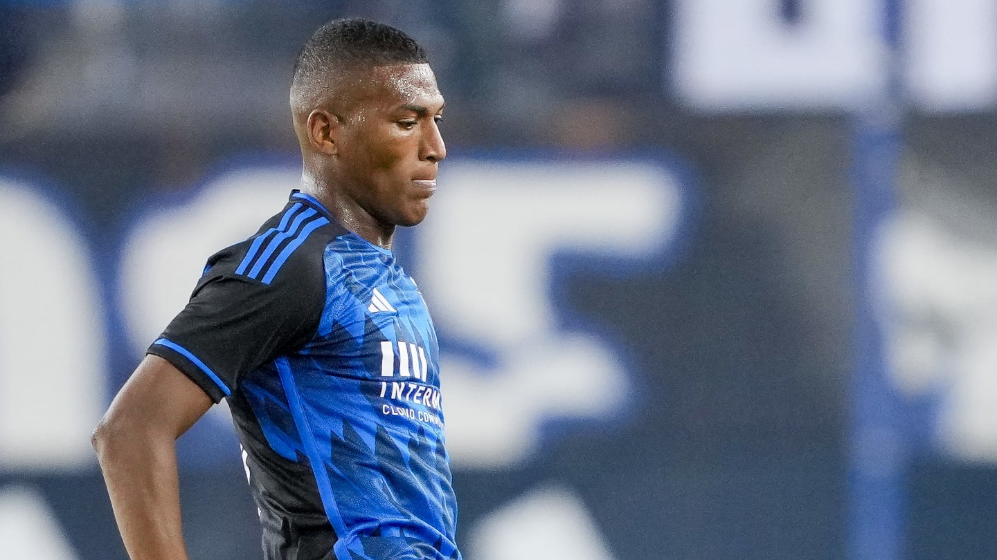 Racing Club interested in Carlos Gruezo from the San Jose Earthquakes