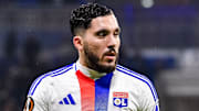 Rayan Cherki débute dans cette rencontre.