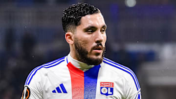 Rayan Cherki débute dans cette rencontre.