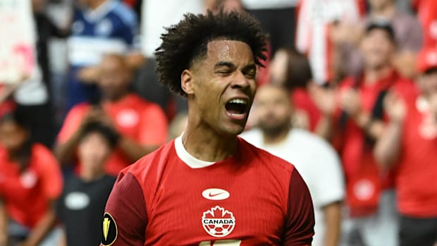 Tazan Buochanan - Fútbol de Canadá