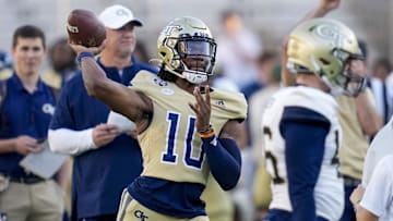Mar 17, 2022; Atlanta, GA, USA; Georgia Tech Yellow Jacket quarterback Jeff Simms (10) passes during the Georgia Tech Spring Game. Mandatory Credit: Dale Zanine-Imagn Images