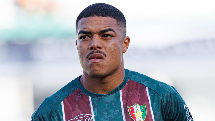 Igor Jesus  seen in action during the CF Estrela Amadora