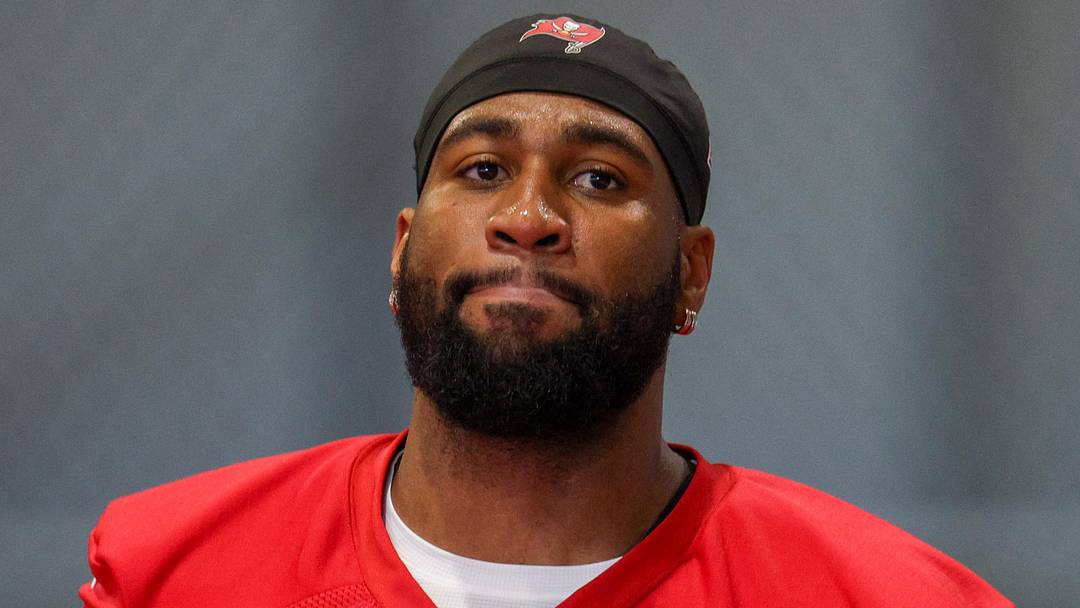 Free agent edge rusher Haason Reddick