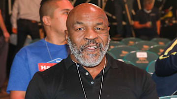 Mike Tyson fue un espectador de lujo en la pelea entre "Canelo" Álvarez y Caleb Plant