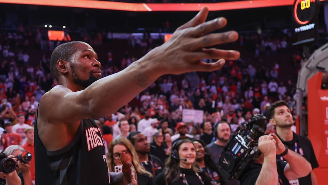 Jan 5, 2026; Houston, Texas, USA; Houston Rockets forward Kevin Durant (7) celebrates with fans  after  defeating the Phoenix Suns at Toyota Center. Mandatory Credit: Thomas Shea-Imagn Images