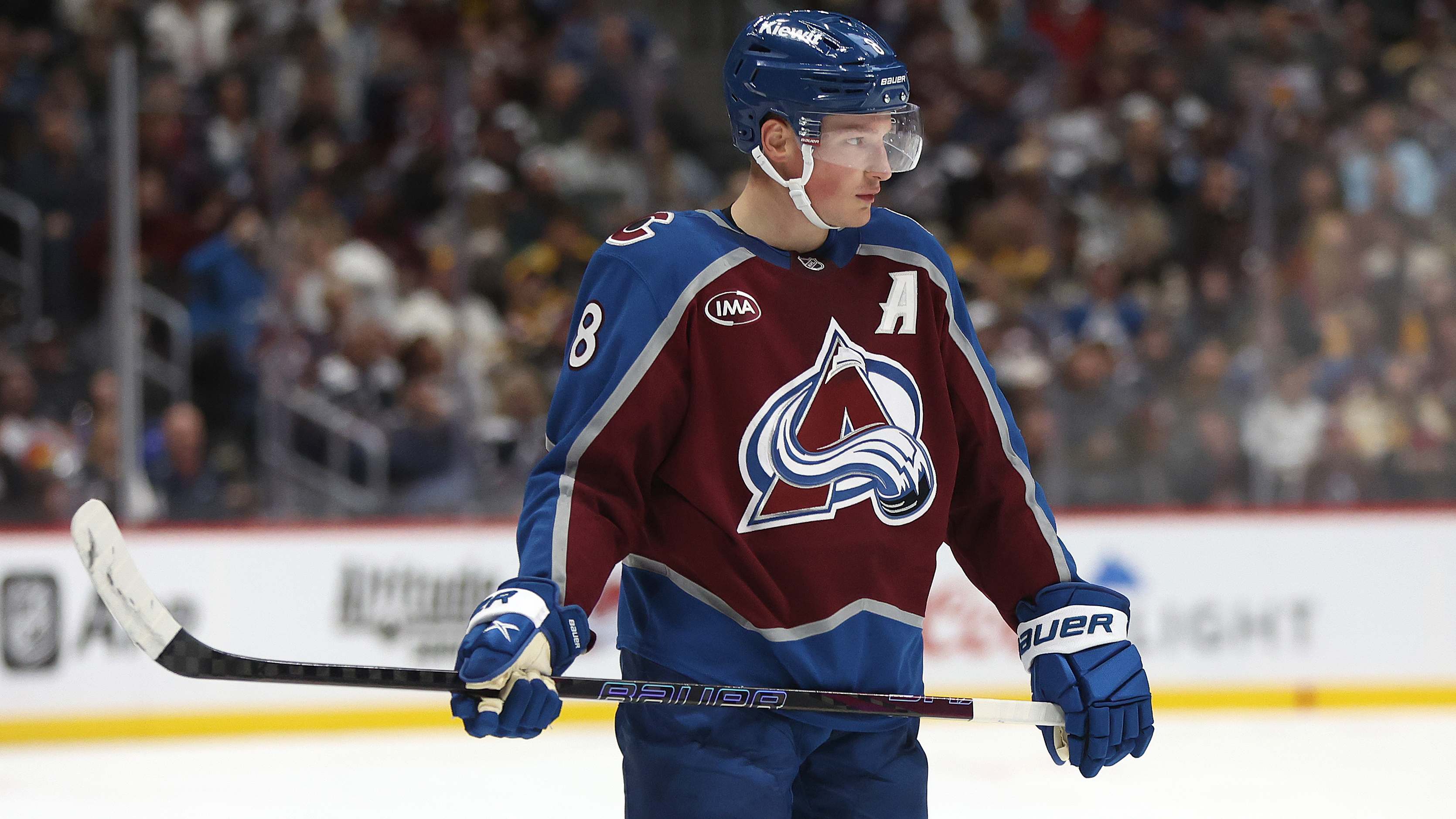 凱爾馬卡爾 (Cale Makar) 在 NHL 最佳防守球員中排名第七