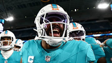 Miami Dolphins linebacker Jordyn Brooks