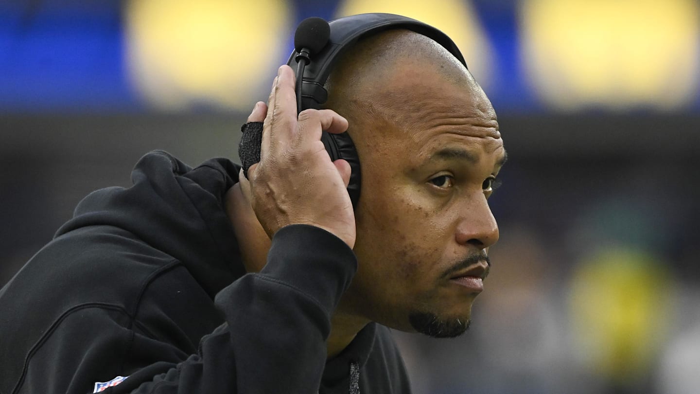 REPORT Did Antonio Pierce Hurt the Raiders in Week 7?