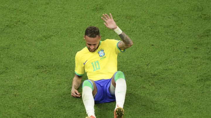 Neymar mendapat cedera saat Timnas Brasil menang 2-0 vs Serbia dalam Piala Dunia 2022