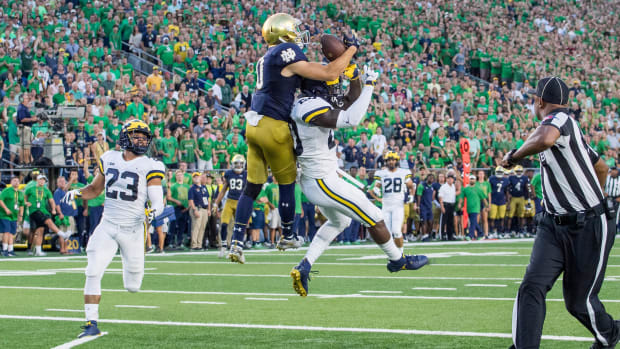 Chris Finke makes a touchdown catch against Michigan in 2018