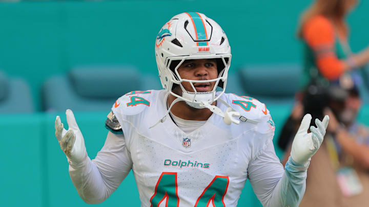 Miami Dolphins OLB Chop Robinson Excited About Matchup With College Teammate