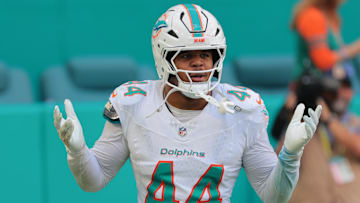 Miami Dolphins linebacker Chop Robinson (44) 