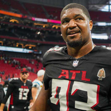 Former Atlanta Falcons defensive lineman Calais Campbell is expected to sign with the Miami Dolphins.