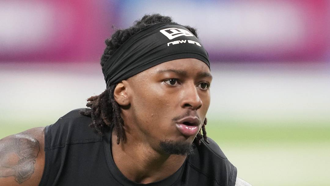 Pittsburgh linebacker Kyle Louis
