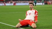 Müller renovou com o Bayern de Munique até 2025.