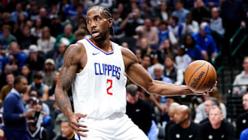 Dallas, Texas, USA;  LA Clippers forward Kawhi Leonard (2) grabs a rebound