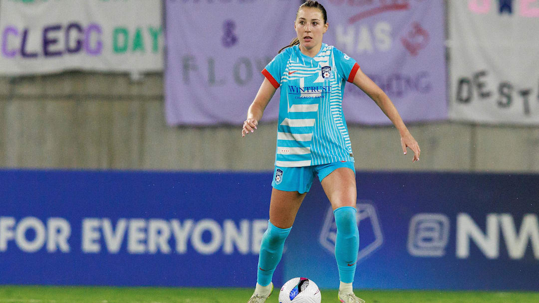 Oct 10, 2025; Louisville, Kentucky, USA;  Chicago Stars FC defender Hannah Anderson (41) juggles the ball during the second half against Racing Louisville FC at Lynn Family Stadium. Mandatory Credit: EM Dash-Imagn Images