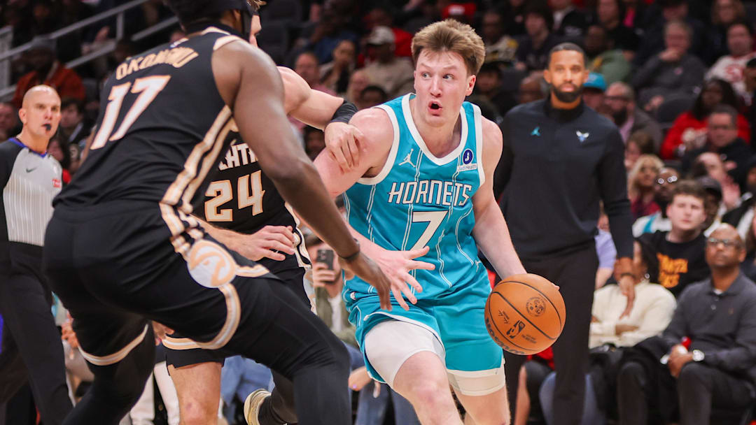 Feb 7, 2026; Atlanta, Georgia, USA; Charlotte Hornets guard Kon Knueppel (7) drives to the basket against the Atlanta Hawks in the fourth quarter at State Farm Arena. Mandatory Credit: Brett Davis-Imagn Images