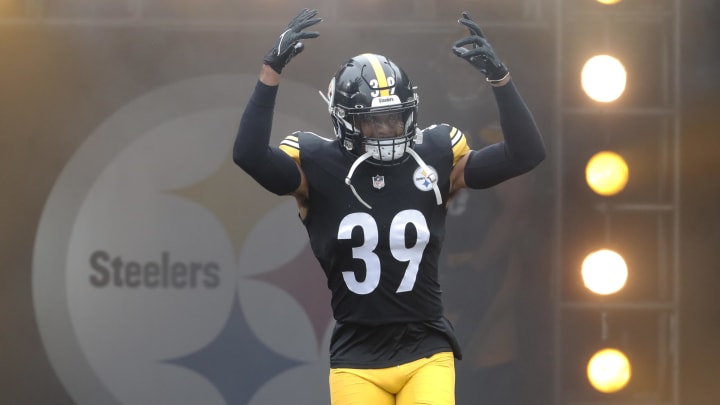 Sep 10, 2023; Pittsburgh, Pennsylvania, USA;  Pittsburgh Steelers safety Minkah Fitzpatrick (39) reacts as he takes the field to play the San Francisco 49ers at Acrisure Stadium. Mandatory Credit: Charles LeClaire-USA TODAY Sports