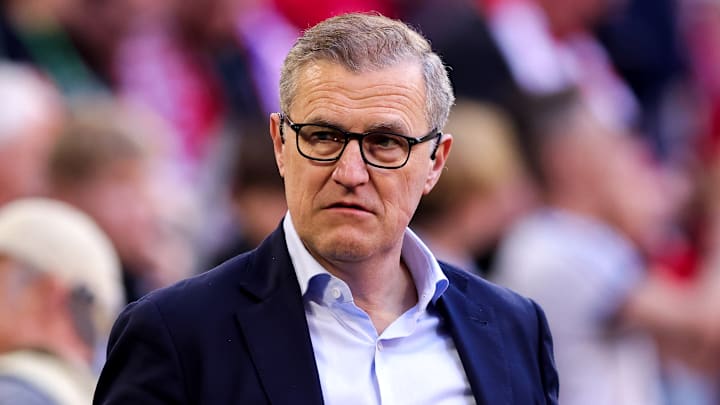 Bayern-CEO Jan-Christian Dreesen gesteht die Niederlage im Wirtz-Rennen ein. Bayern-CEO Jan-Christian Dreesen gesteht die Niederlage im Wirtz-Rennen ein.