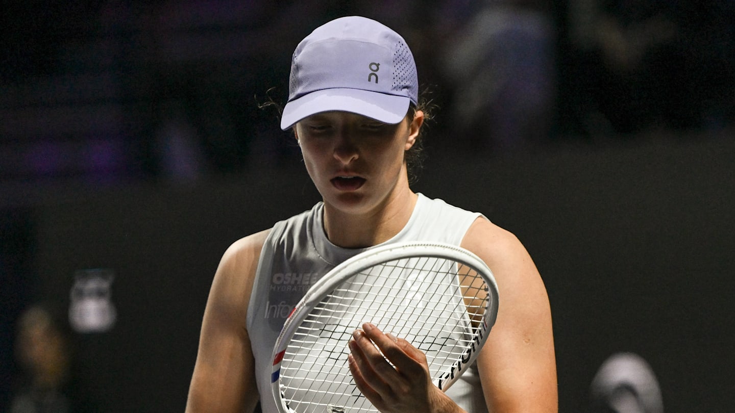 Elena Rybakina Defeats Iga Swiatek to Lead WTA Finals Group Stage