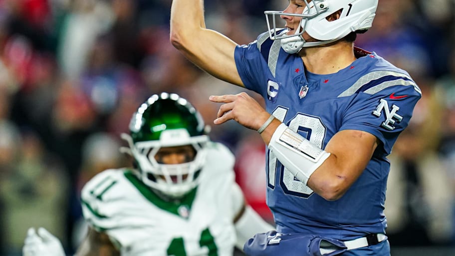 Patriots quarterback Drake Maye