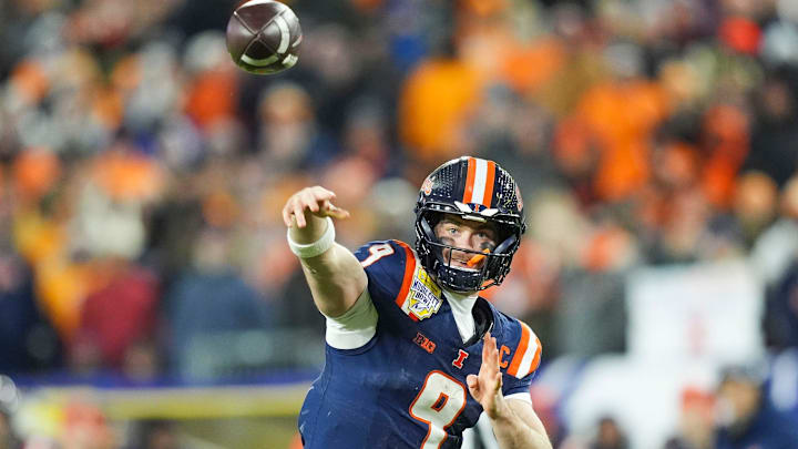 Illinois quarterback Luke Altmyer (9) throws the ball during the 2025 Music City Bowl at Nissan Stadium in Nashville, Tenn., on Dec. 30, 2025.