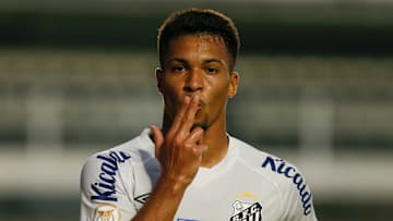 Marcos Leonardo relembra passagem pelo Santos
