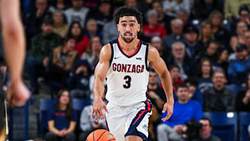 Gonzaga Bulldogs guard Braeden Smith (3).
