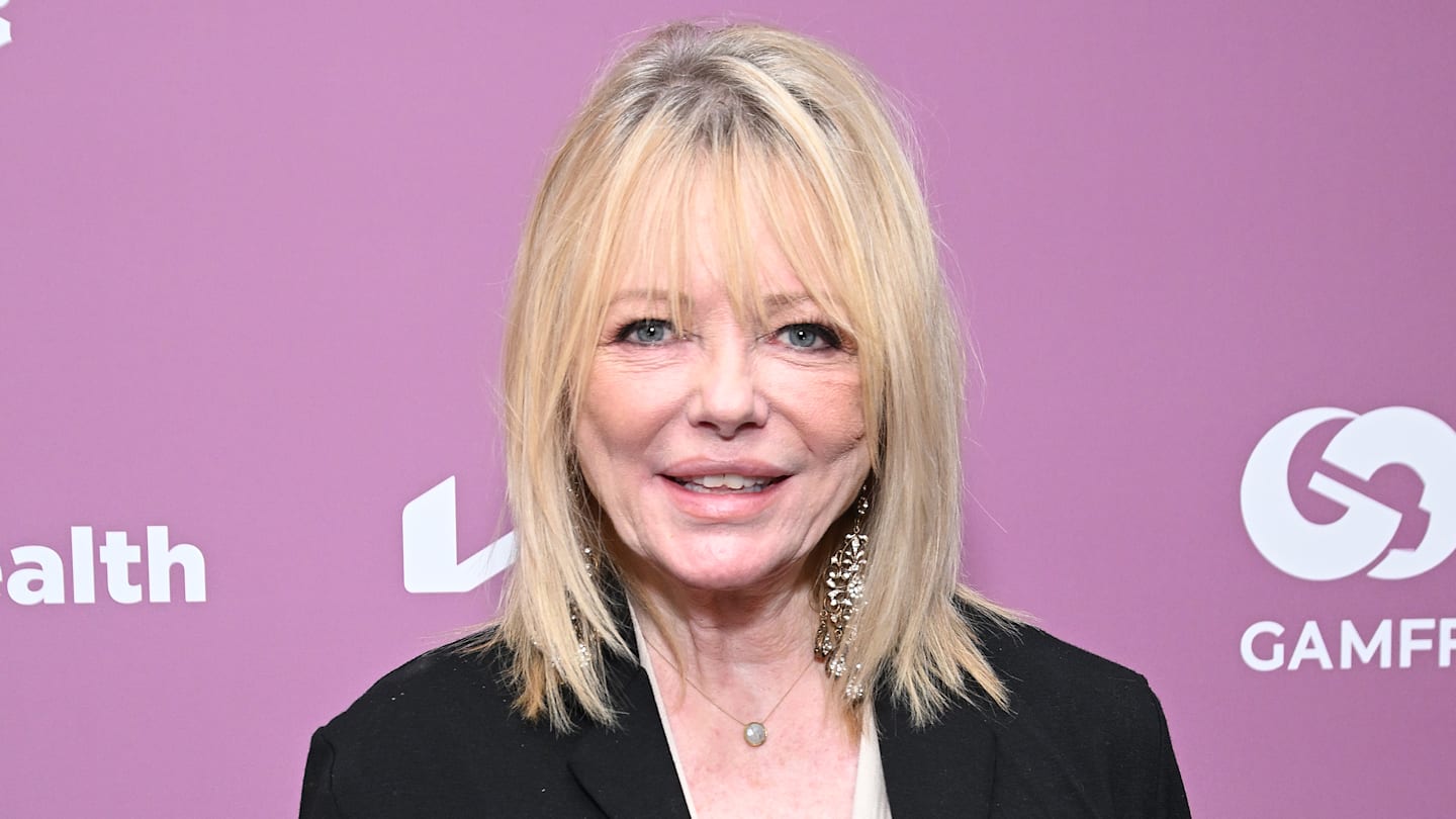 SI Swimsuit’s Cheryl Tiegs Reflects on Controversial White Fishnet One