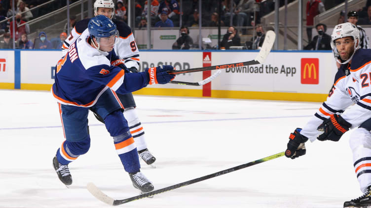 Edmonton Oilers v New York Islanders