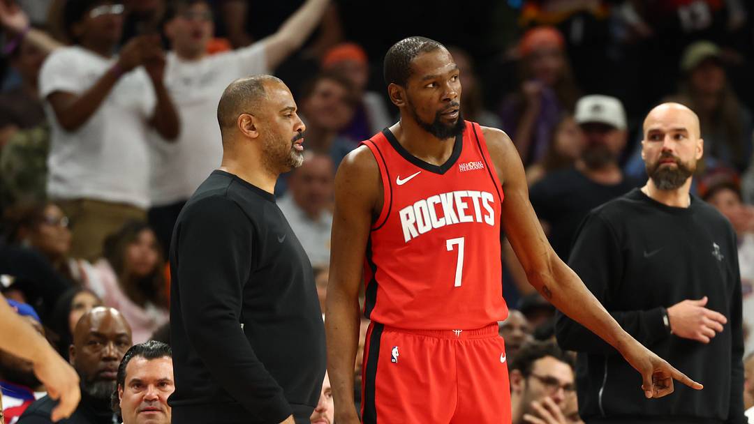 Apr 7, 2026; Phoenix, Arizona, USA; Houston Rockets head coach Ime Udoka with forward Kevin Durant (7) against the Phoenix Suns at Mortgage Matchup Center. Mandatory Credit: Mark J. Rebilas-Imagn Images Apr 7, 2026; Phoenix, Arizona, USA; Houston Rockets head coach Ime Udoka with forward Kevin Durant (7) against the Phoenix Suns at Mortgage Matchup Center. Mandatory Credit: Mark J. Rebilas-Imagn Images