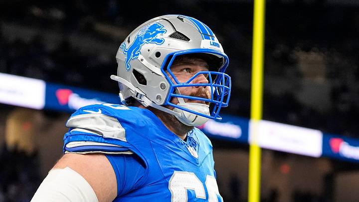 Detroit Lions guard Graham Glasgow (60) warms up ahead of the Minnesota Vikings game at Ford Field in Detroit on Sunday, November 2, 2025.