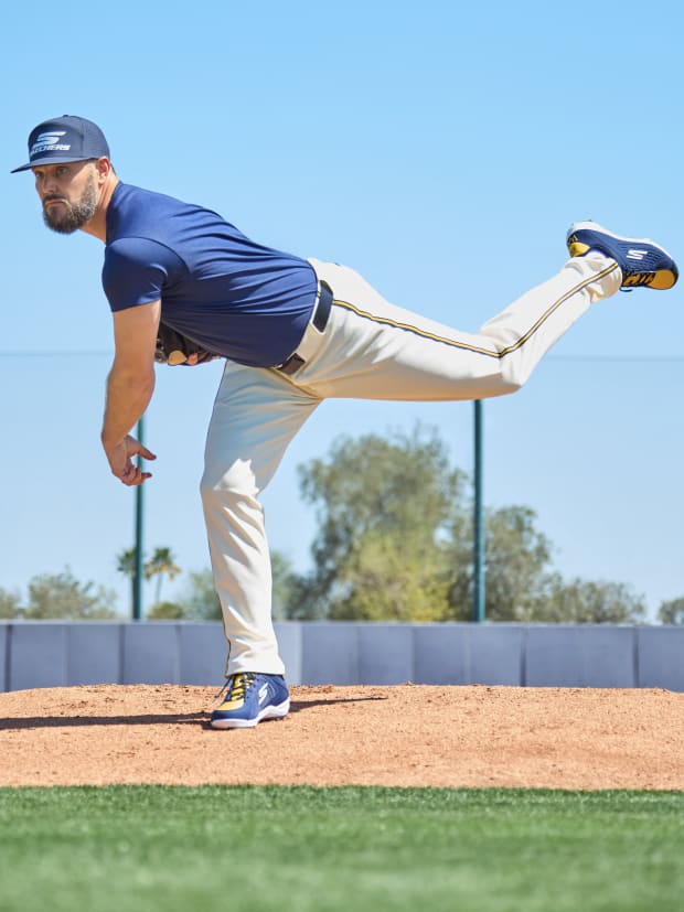 Baseball players with shoe deals new arrivals