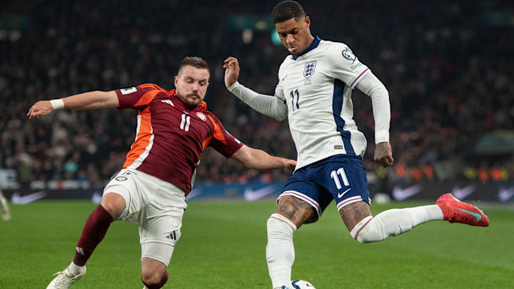 Atacante do Barcelona, Rashford deve começar entre os 11