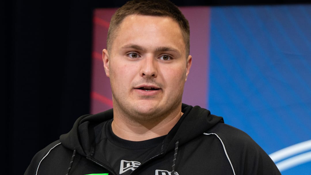 Notre Dame offensive lineman Billy Schrauth