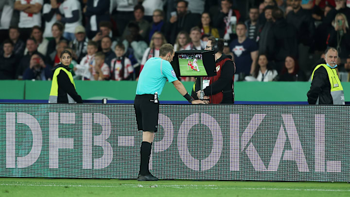 Wird der VAR im DFB-Pokal bald schon früher zum Einsatz kommen als bisher? Wird der VAR im DFB-Pokal bald schon früher zum Einsatz kommen als bisher?