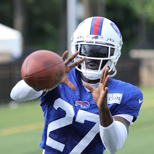 Tre'Davious White practices