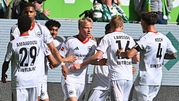 Eintracht Frankfurt gewann mit 2:1 gegen Wolfsburg Eintracht Frankfurt gewann mit 2:1 gegen Wolfsburg