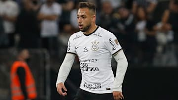 O camisa 7 é titular na equipe de Vanderlei Luxemburgo. O camisa 7 é titular na equipe de Vanderlei Luxemburgo.