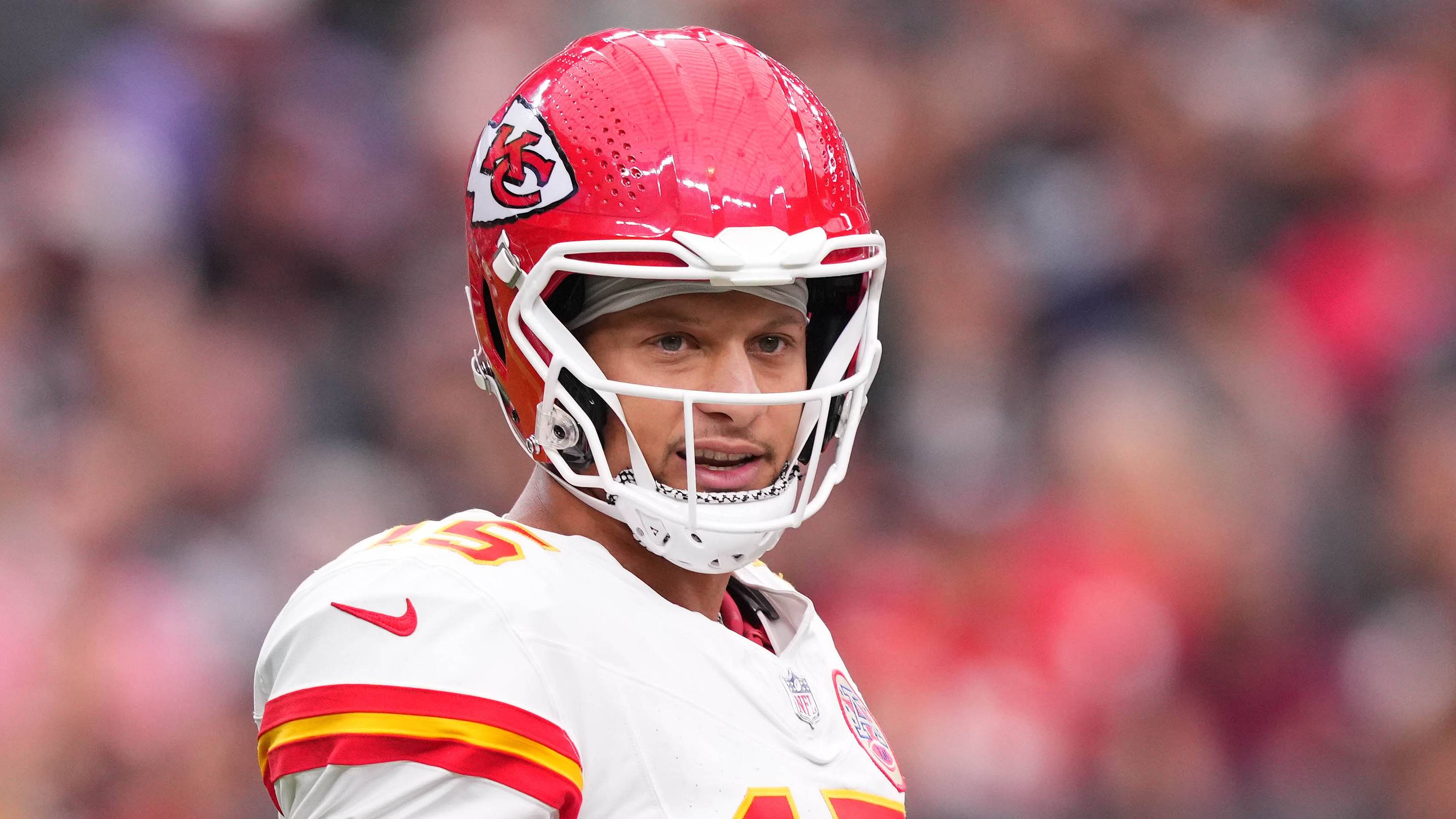 10 trade deadline targets who could help Chiefs build on their undefeated start