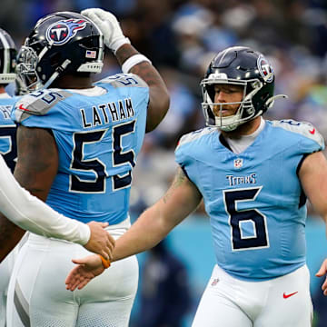Tennessee Titans place kicker Joey Slye (6) celebrates his field goal against the Los Angeles Chargers during the fourth quarter at Nissan Stadium in Nashville, Tenn., Sunday, Nov. 2, 2025.