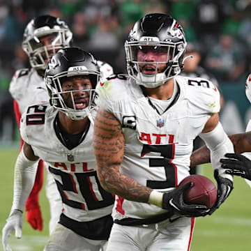 Atlanta Falcons safety Jessie Bates III was named NFC Defensive Player of the Week against the Philadelphia Eagles.