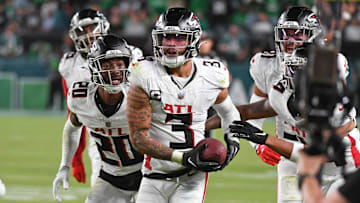 Atlanta Falcons safety Jessie Bates III (3)