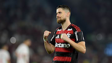 Jorginho é peça-chave no meio de campo do Flamengo 