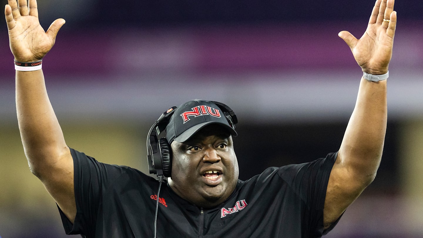 NIU coach thinks no iPads played a part in Notre Dame football upset